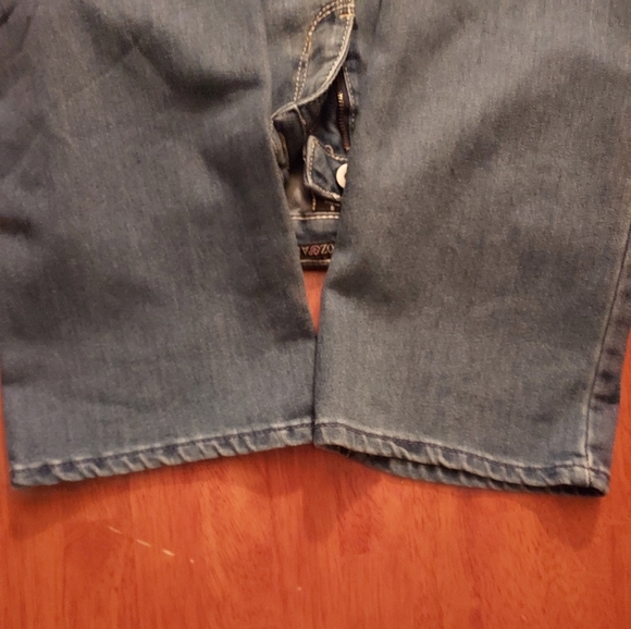 Jeans - Picture 2 of 4